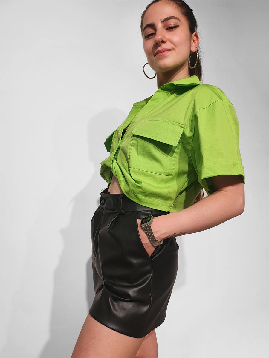 Camicia corta con tasche
