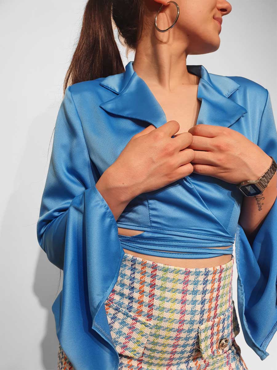 Blusa crop regolabile